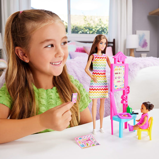 Barbie Poupée enseignante, Brunette, Tout-Petit et Accessoires