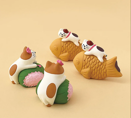 Decole Concombre Figurine - Sakura Viewing Party - Taiyaki Cat