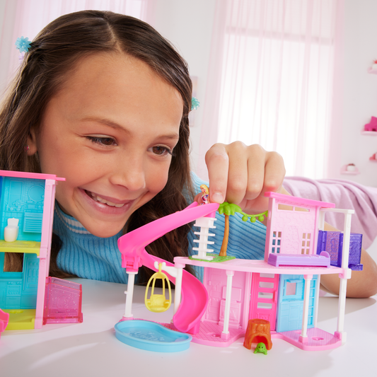 Barbie Mini Barbieland Coffrets Maison de Poupée, Poupée 3,81 Cm