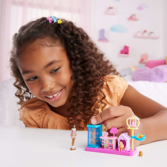 Barbie Mini Barbieland Poupée et Coffret de Jeu Animalerie