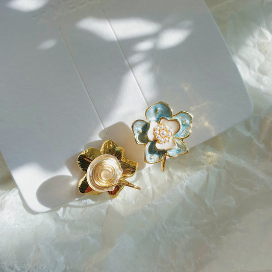 Luninana Clip-on Earrings - Vintage Blue Flower Earrings LL008