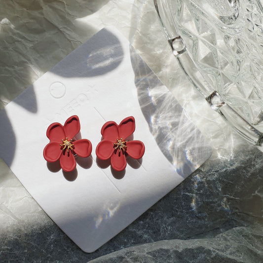 Luninana Clip-on Earrings - Red Flower with Golden Pistil Earrings LL018