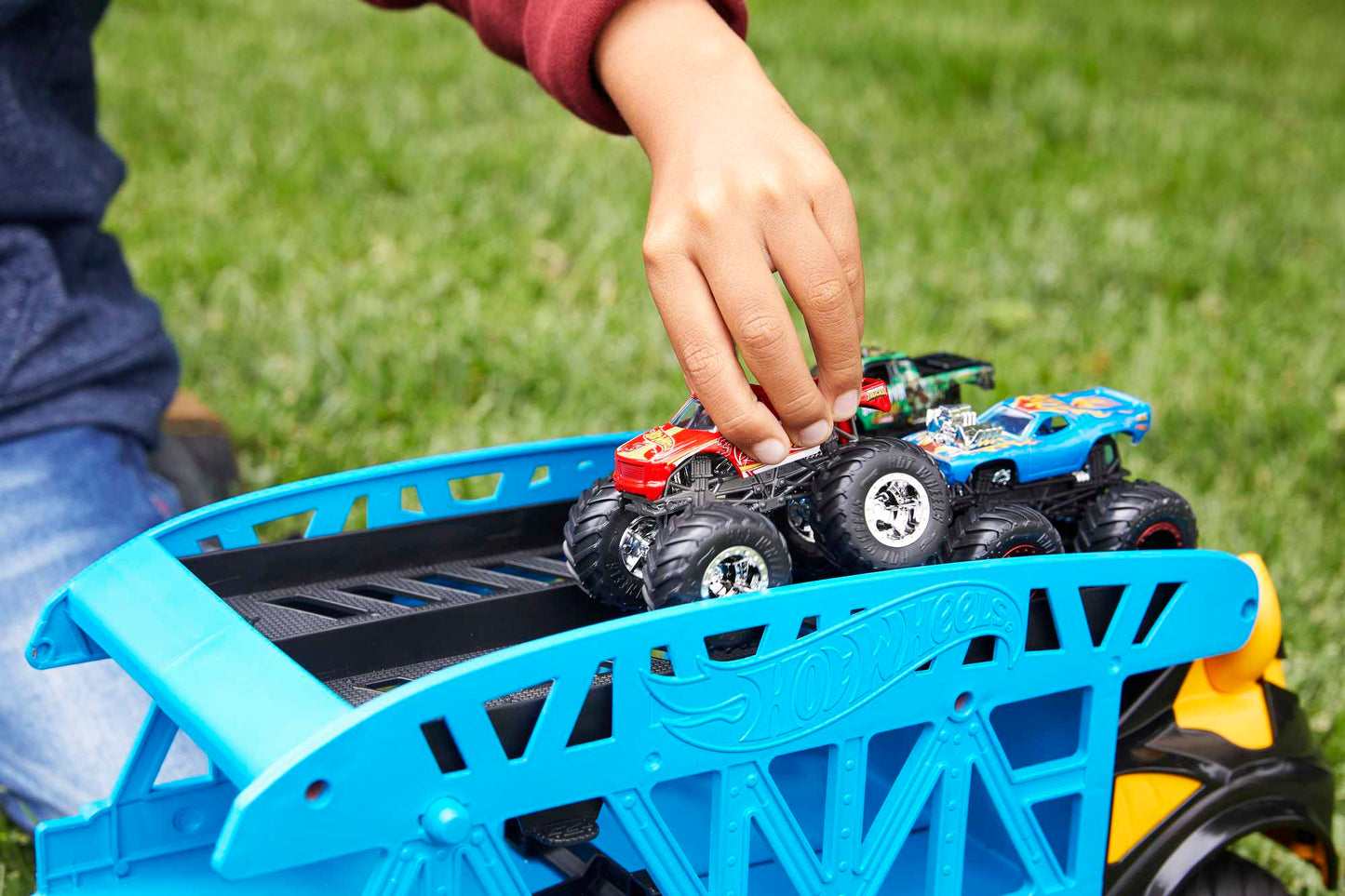 Hot Wheels Monster Trucks Monster Mover+3 Trucks Vehicle