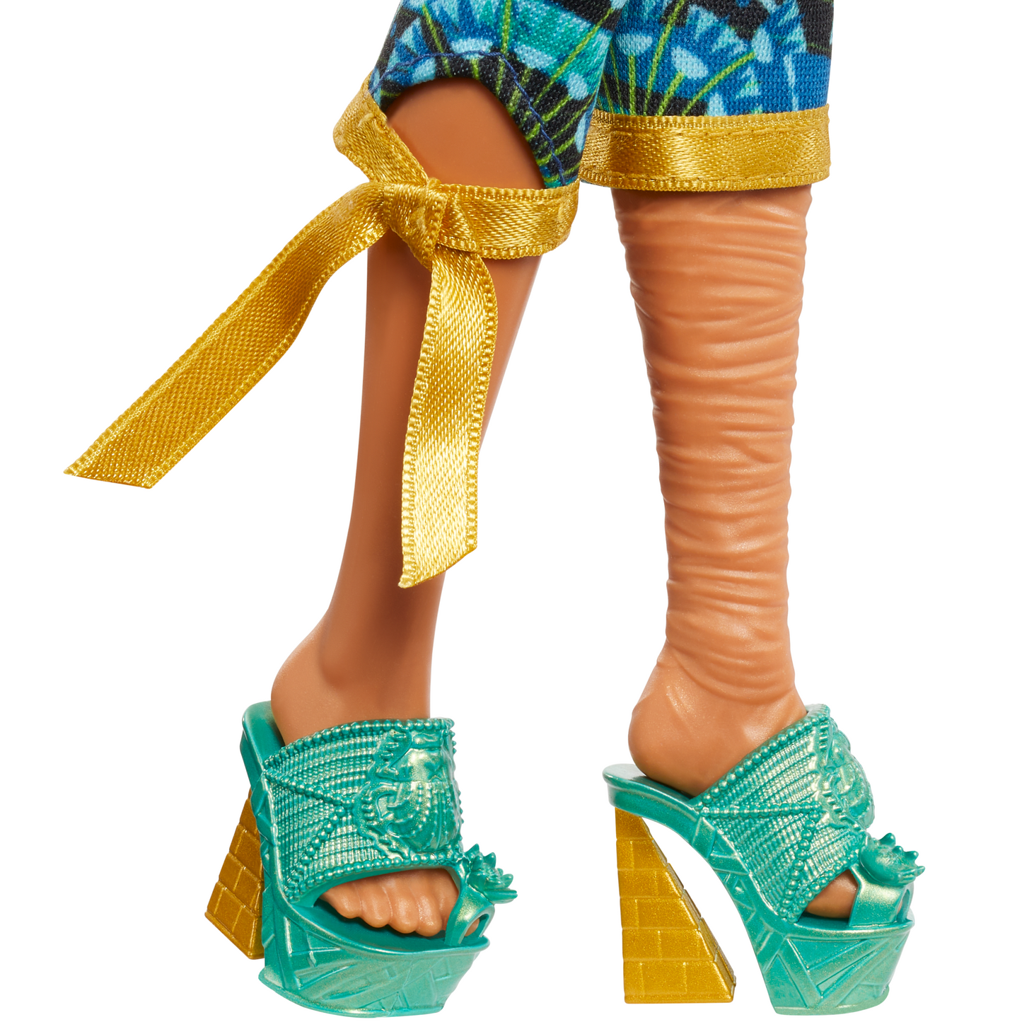 Monster High Monster Fest Cleo De Nile Fashion Doll With Festival Outfit, Band Poster And Accessories