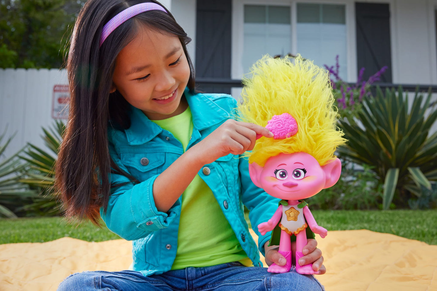 Dreamworks Trolls Band Together Rainbow Hairtunes Assortment