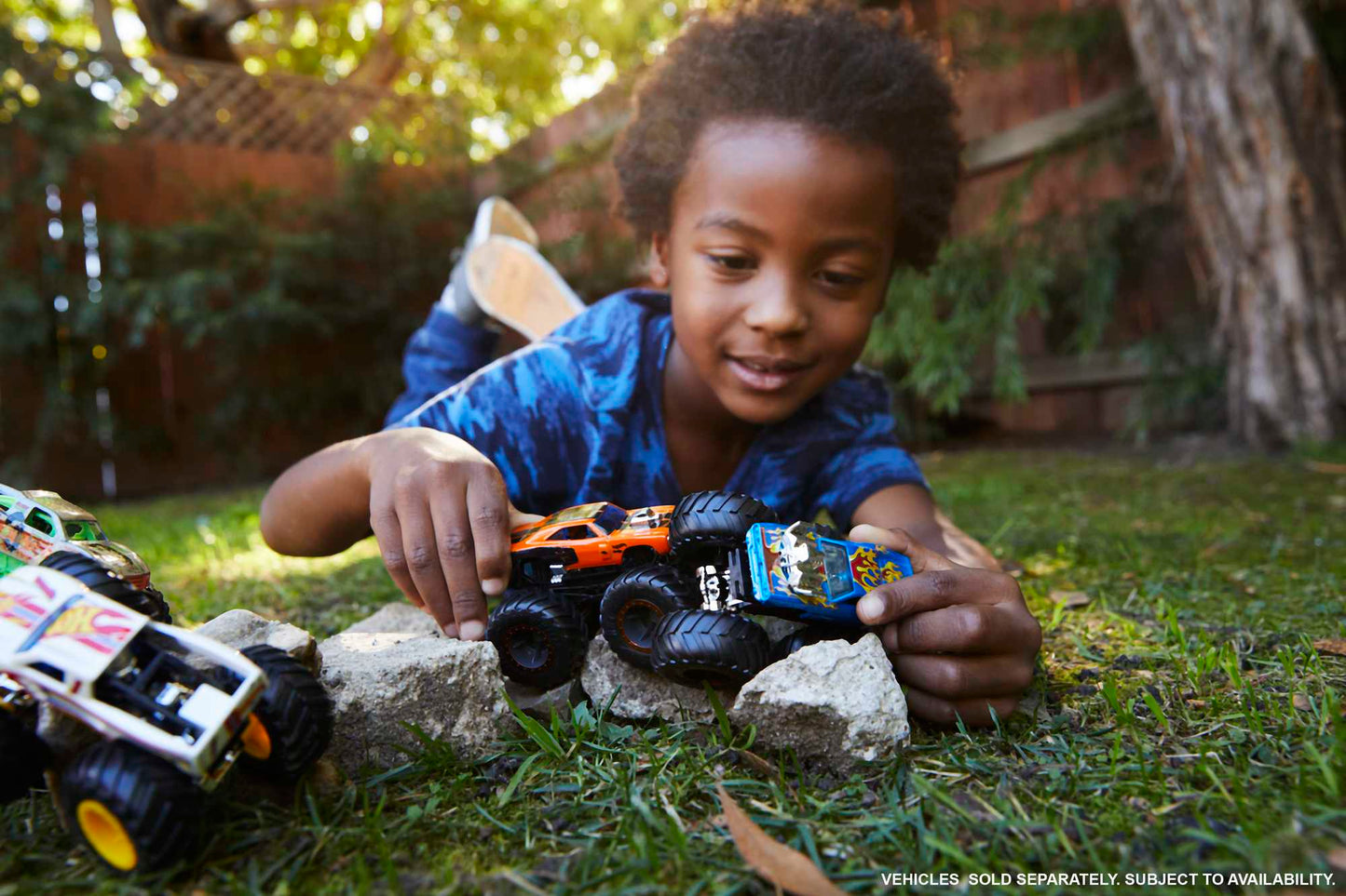 Hot Wheels Monster Trucks Veículo de Brinquedo Pacote Surpresa 2 Carros Escala 1:64